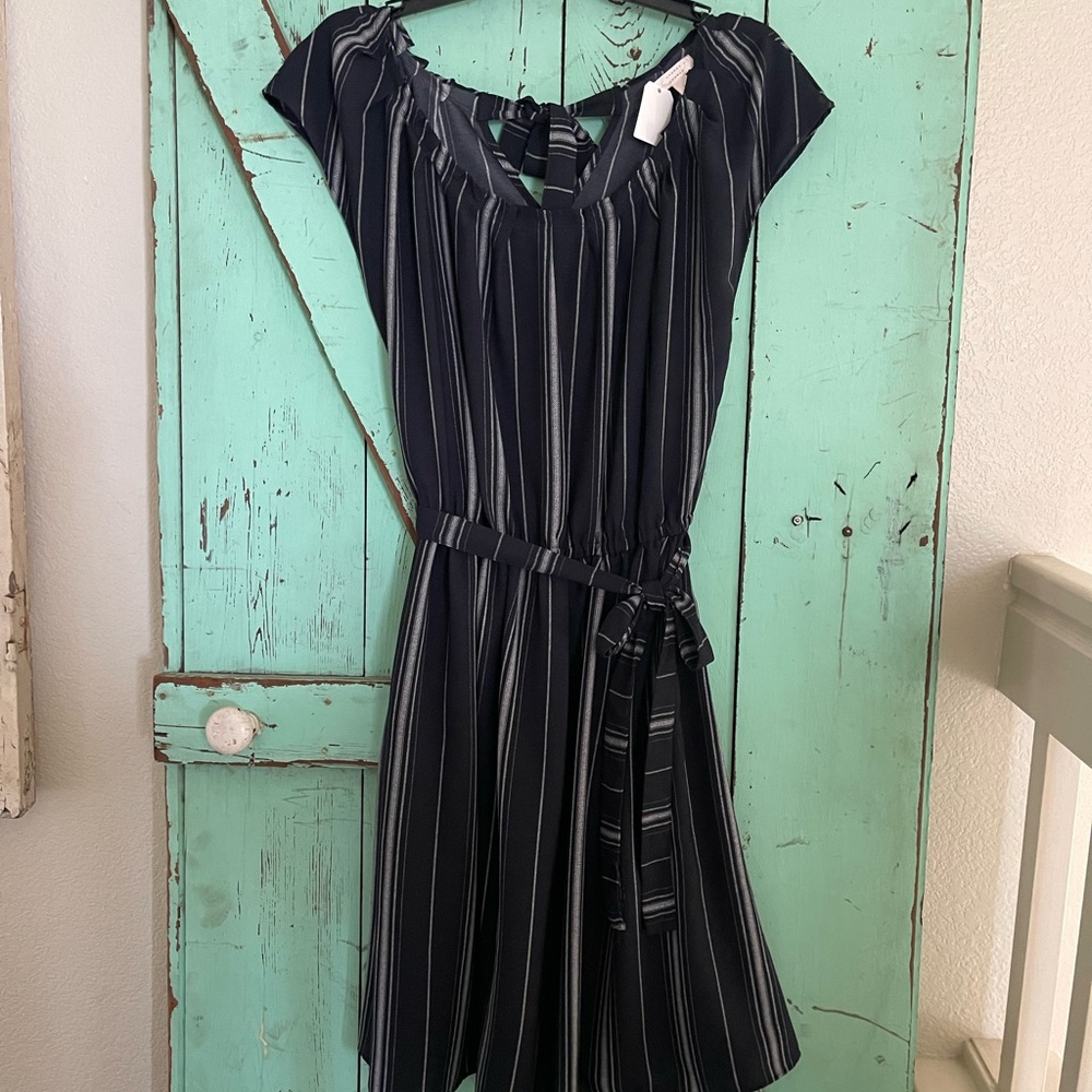 Lauren Conrad‘s women’s dress